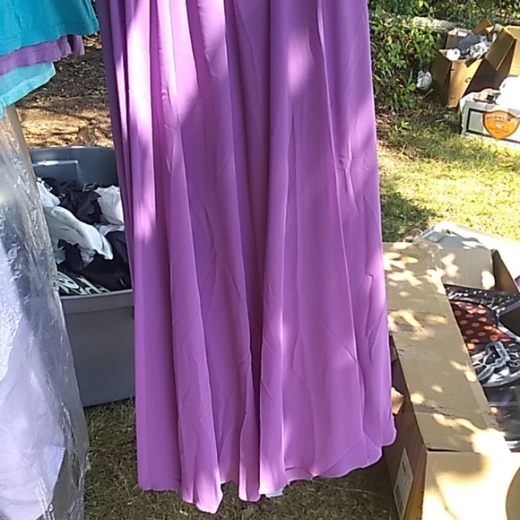 Seasonal gown - Picture 2 of 4